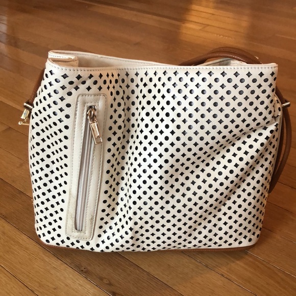 Samoe Style Convertible Handle Bucket Bag - Picture 2 of 11